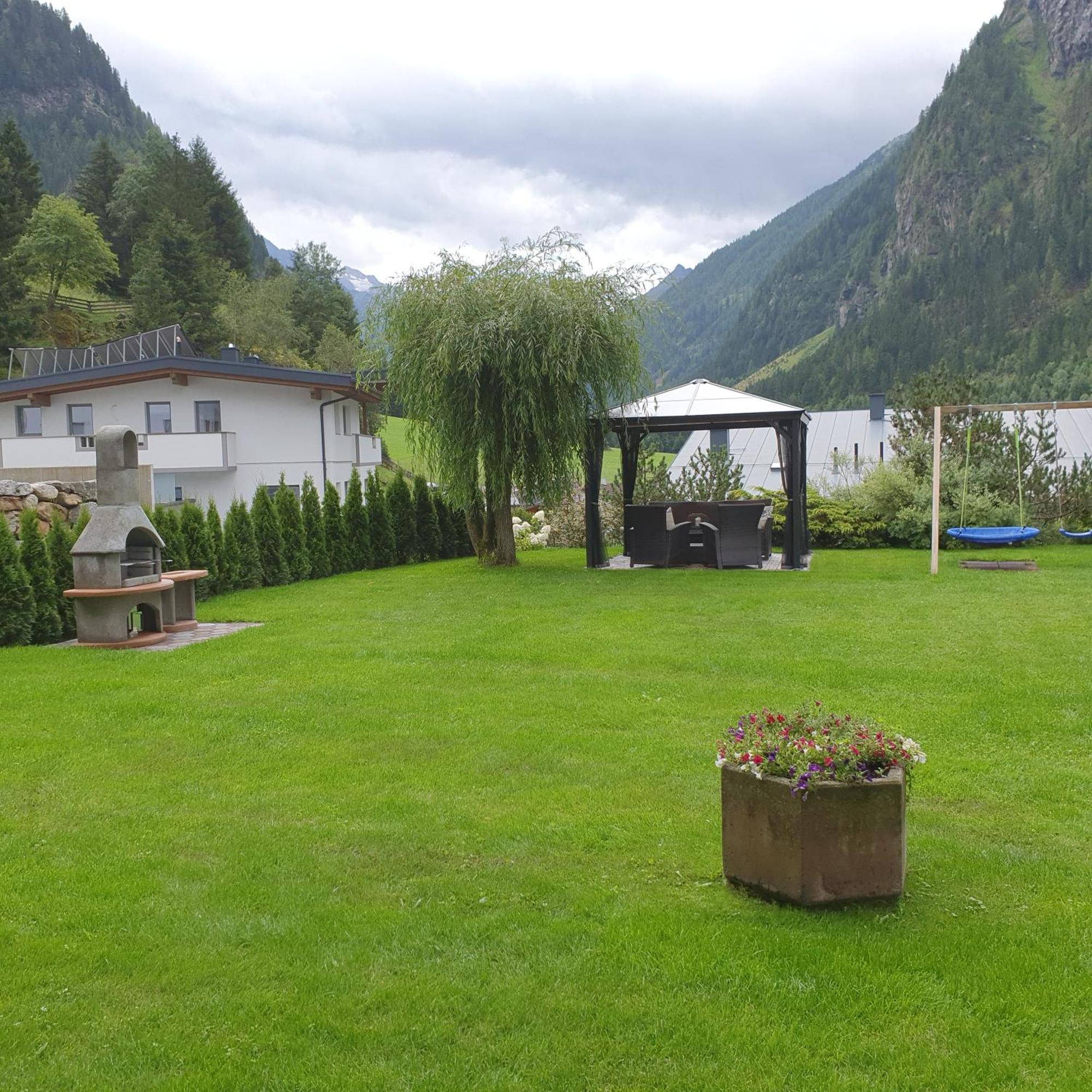 Pitztal Ferienwohnungen Sankt Leonhard im Pitztal Bagian luar foto