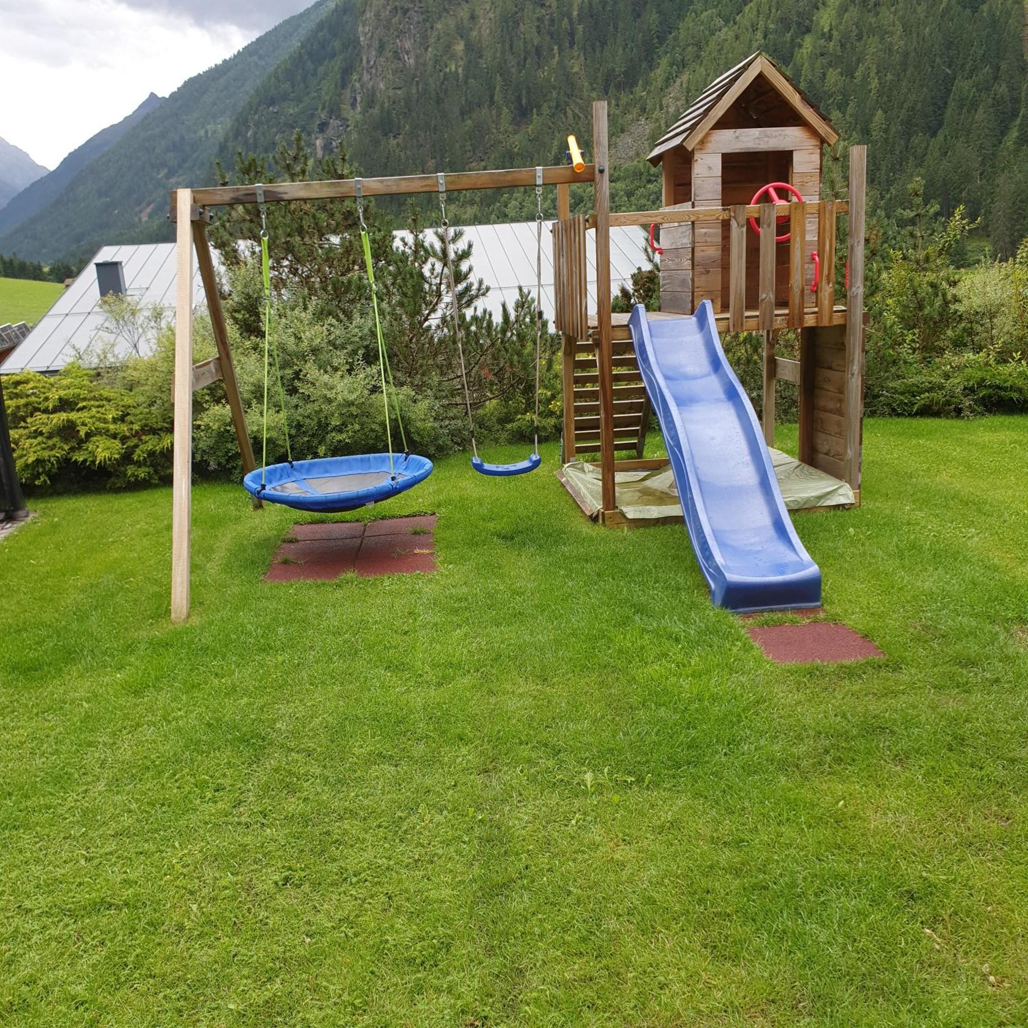 Pitztal Ferienwohnungen Sankt Leonhard im Pitztal Bagian luar foto